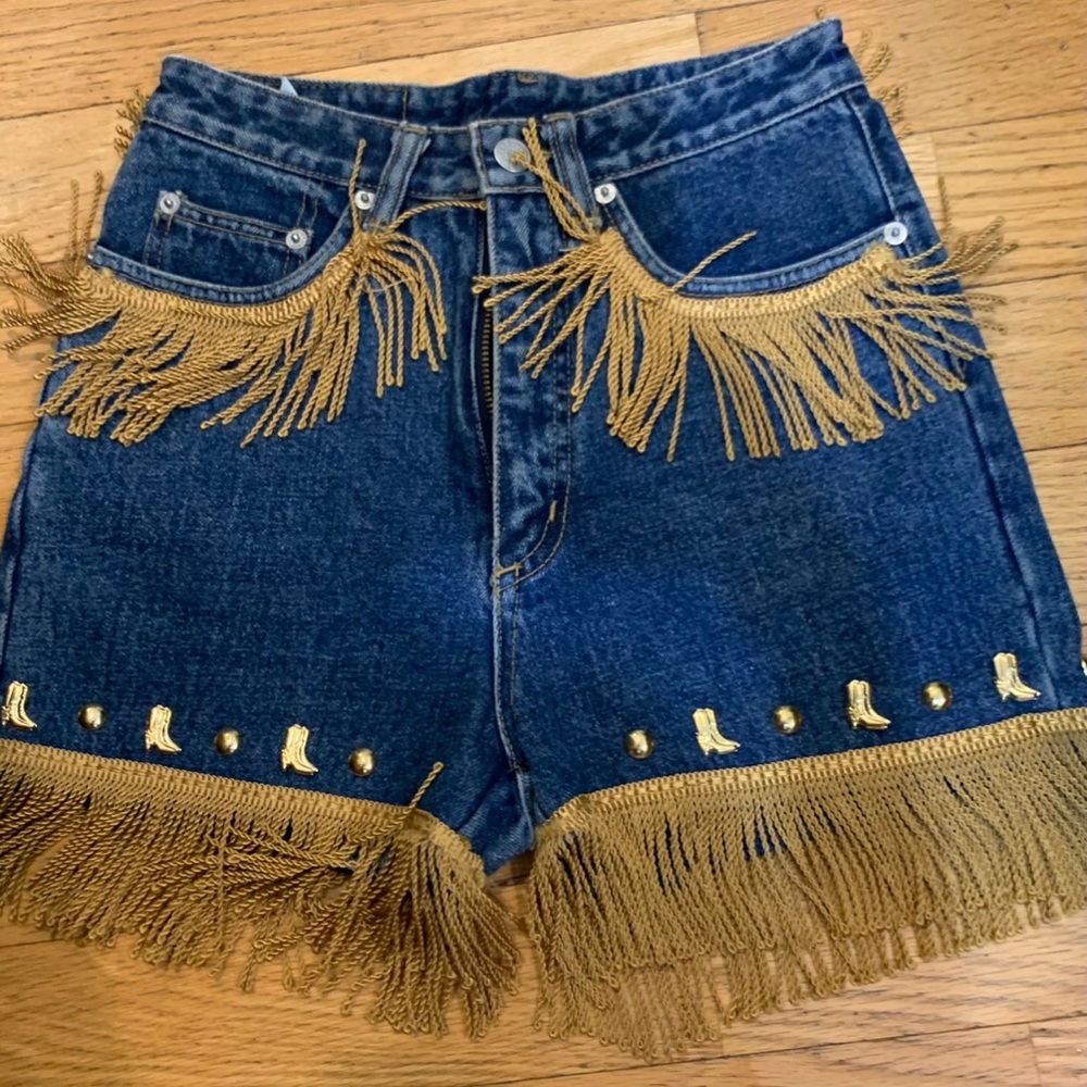 Vintage  90’s Freego Cowgirls Rodeo Western  Stud fringe trim  denim shorts